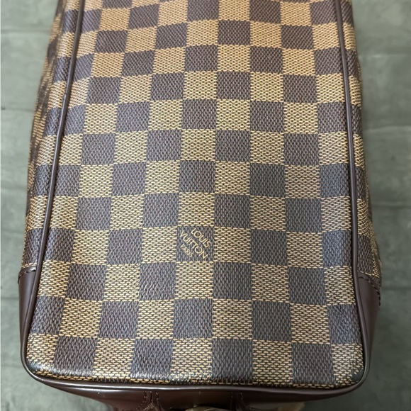 Louis Vuitton Toiletry Pouch - Picture 2 of 7